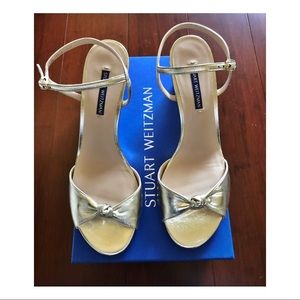 Stuart Weitzman Gloria Wedge in Gold Metallic